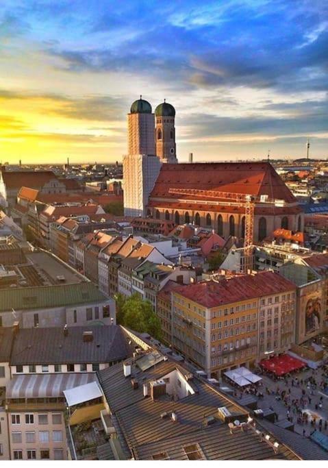 Schwabing-studio Great Sunset View & Balcony * Munique